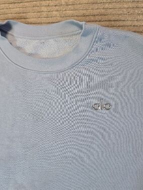 ALO Yoga Blue Crewneck Sweatshirt 2XL Minimal Logo Pullover Fleece. Fits Like 3X